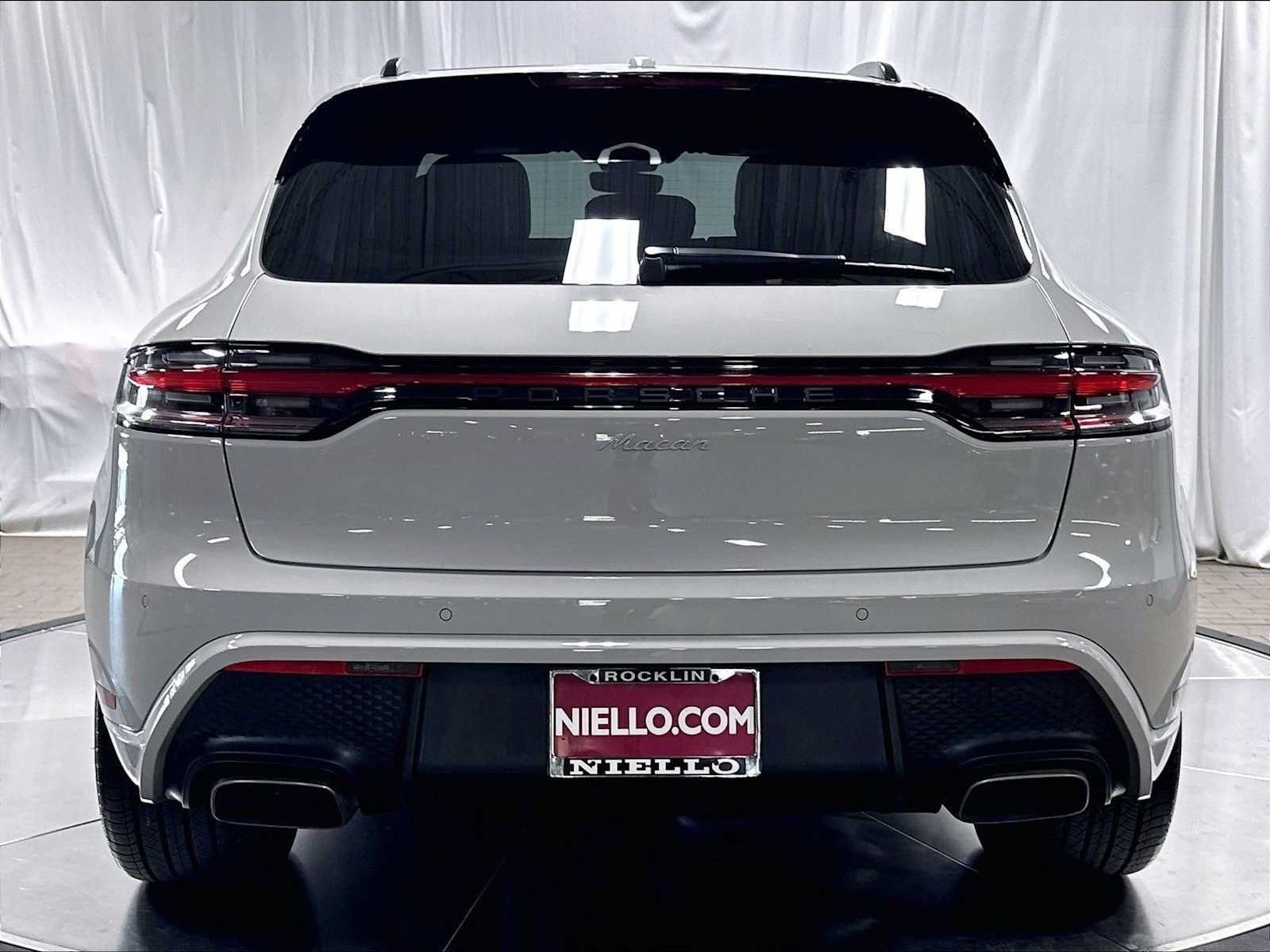Used 2026 Porsche Macan AWD/4WD image 8