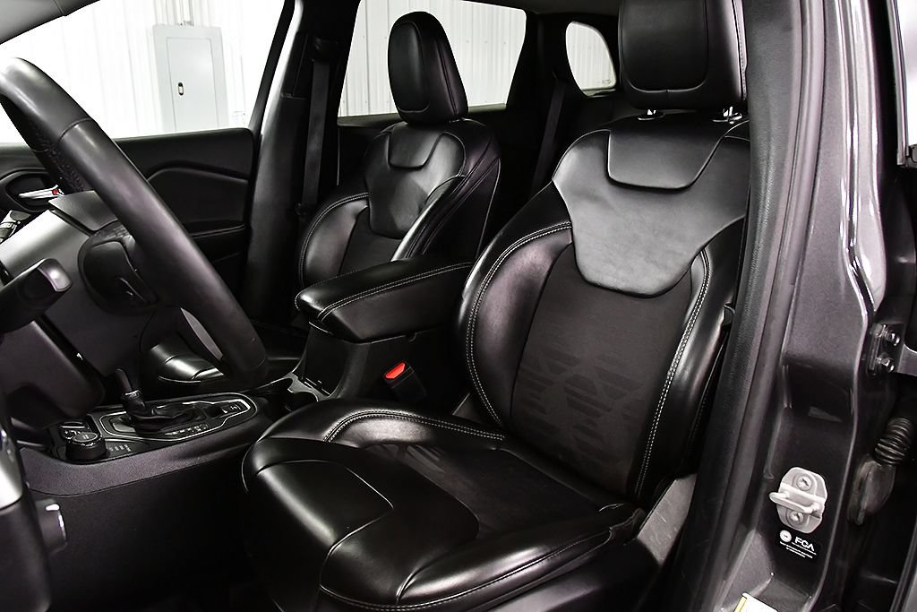 Used 2022 Jeep Cherokee Latitude AWD/4WD image 26