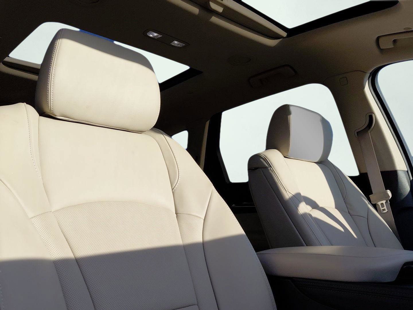 Used 2021 Buick Enclave Premium w/ Sun and Sites Package image 11