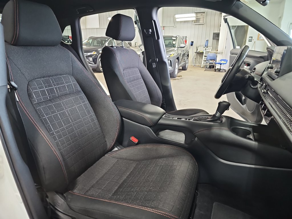 Used 2024 Honda HR-V Sport image 10