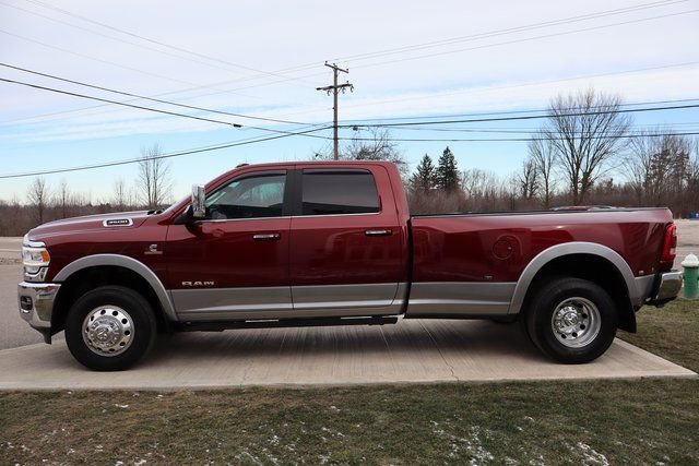 Used 2019 RAM 3500 Laramie image 31