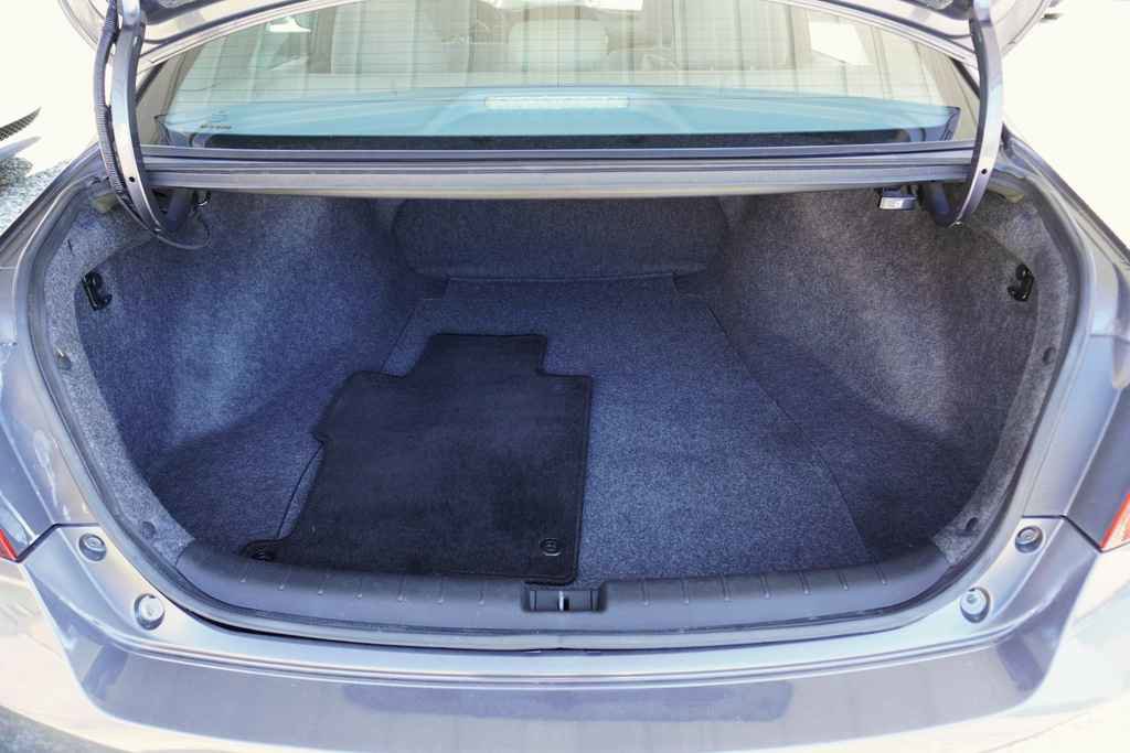 Used 2017 Honda Accord LX image 18