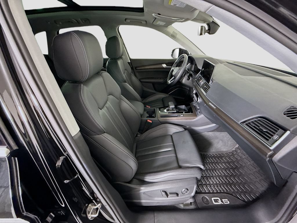 Certified 2025 Audi Q5 2.0T Premium Plus w/ Premium Plus Package AWD/4WD image 21