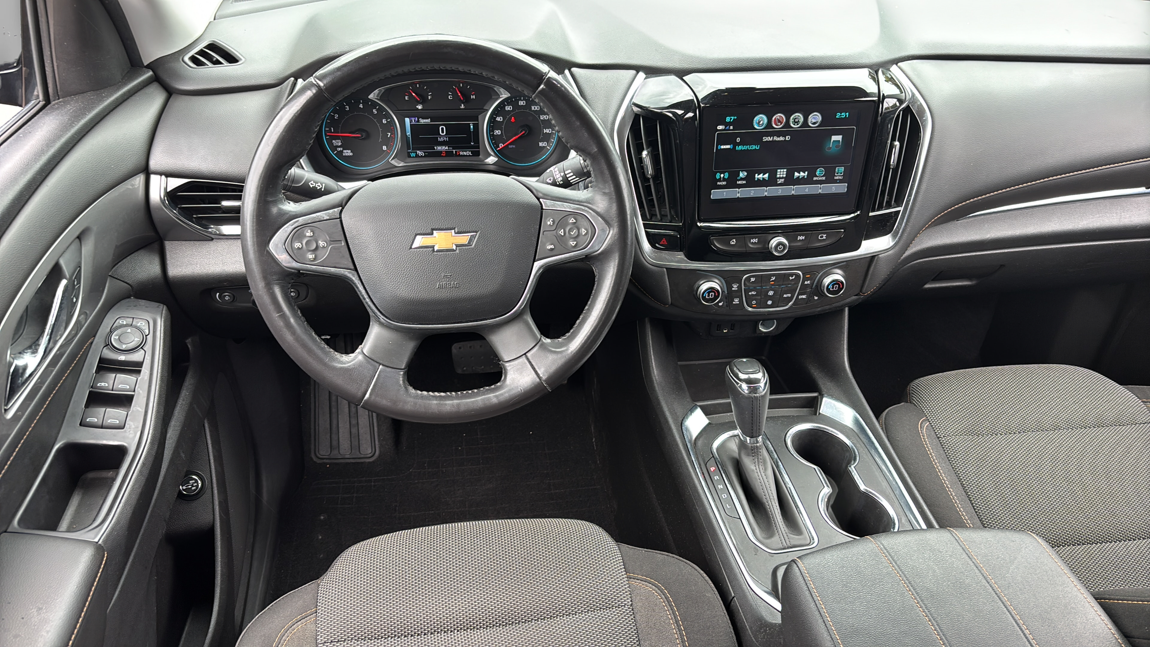 Used 2018 Chevrolet Traverse LT FWD image 11