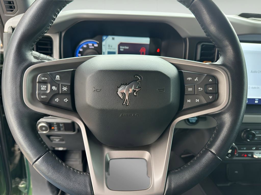 Used 2023 Ford Bronco Badlands image 13