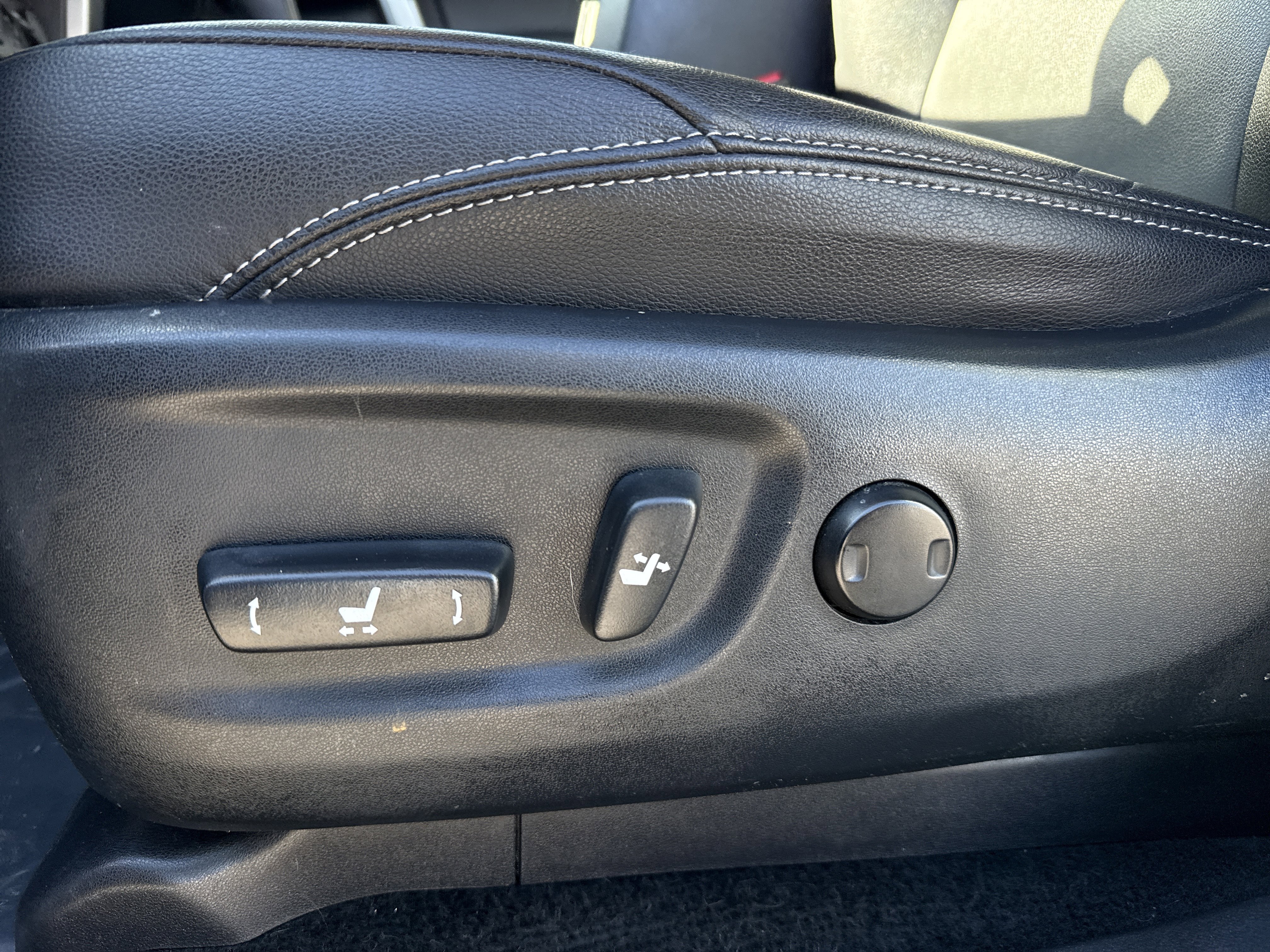 Used 2016 Toyota 4Runner SR5 image 12