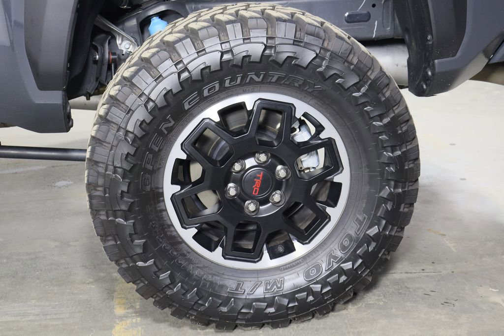 Used 2025 Toyota Tacoma Limited image 38