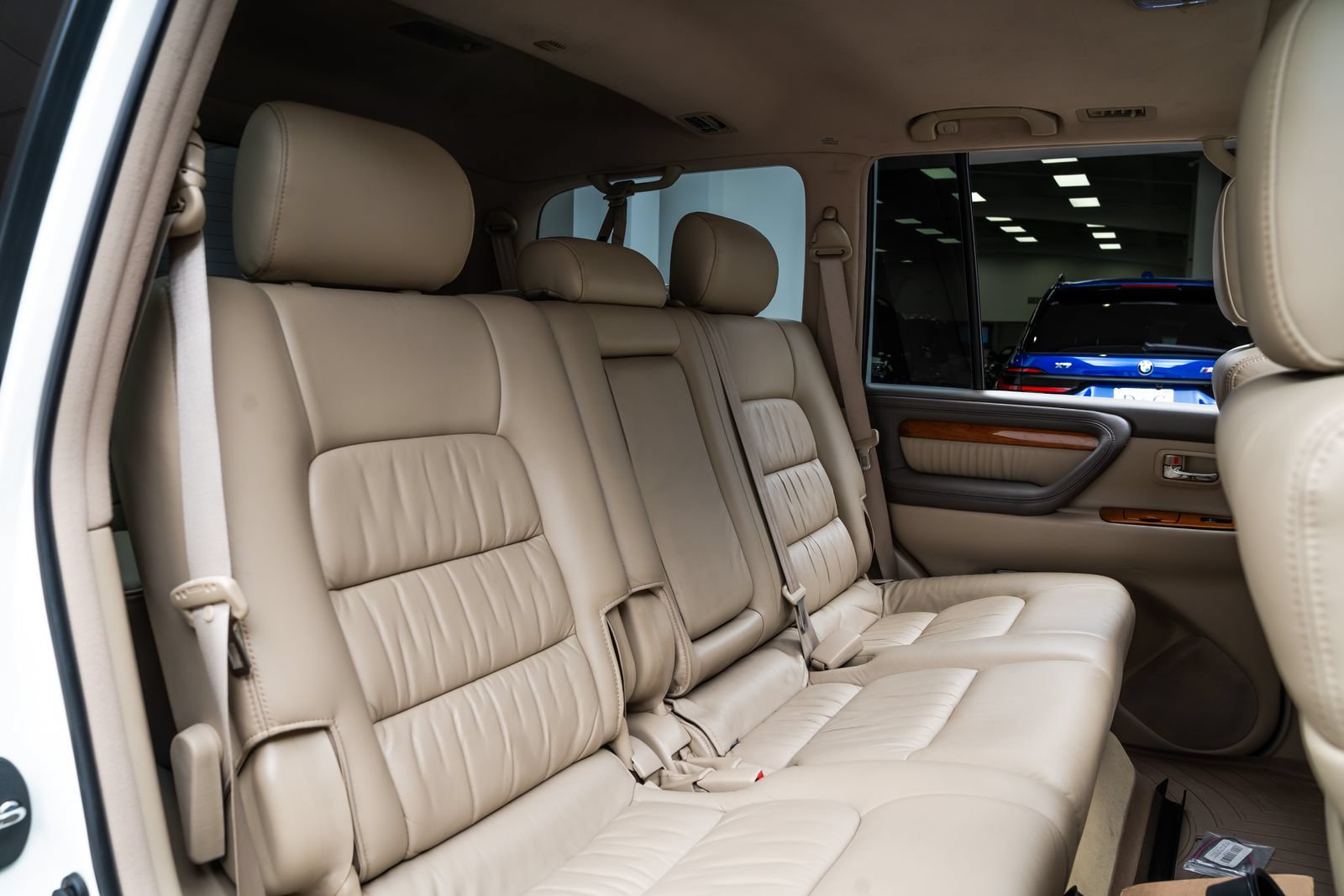 Used 2004 Lexus LX 470 4WD image 24