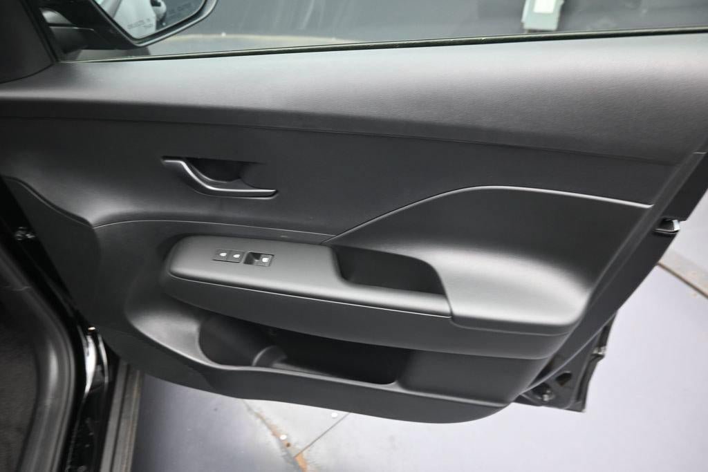 New 2027 Hyundai Kona SE FWD image 31