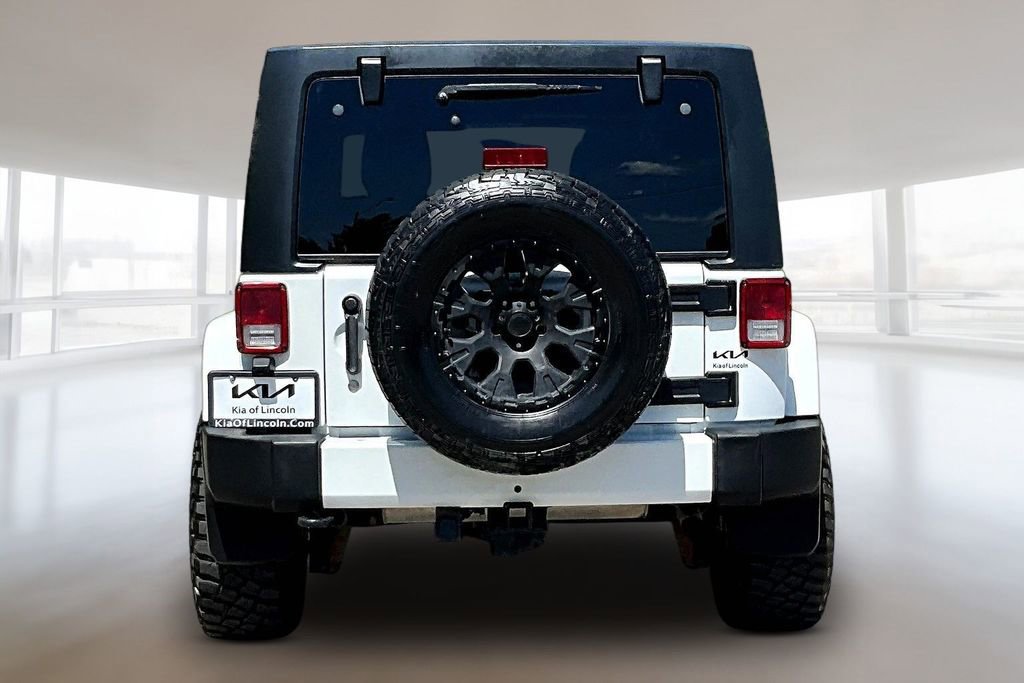Used 2016 Jeep Wrangler Unlimited Sahara AWD/4WD image 5