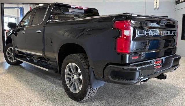 Used 2023 Chevrolet Silverado 1500 High Country w/ Technology Package AWD/4WD image 4