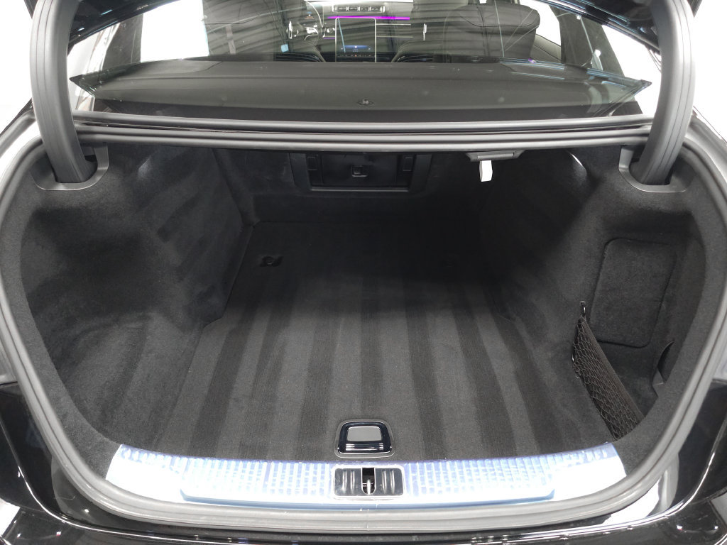 Used 2025 Mercedes-Benz S 580 4MATIC Sedan image 32
