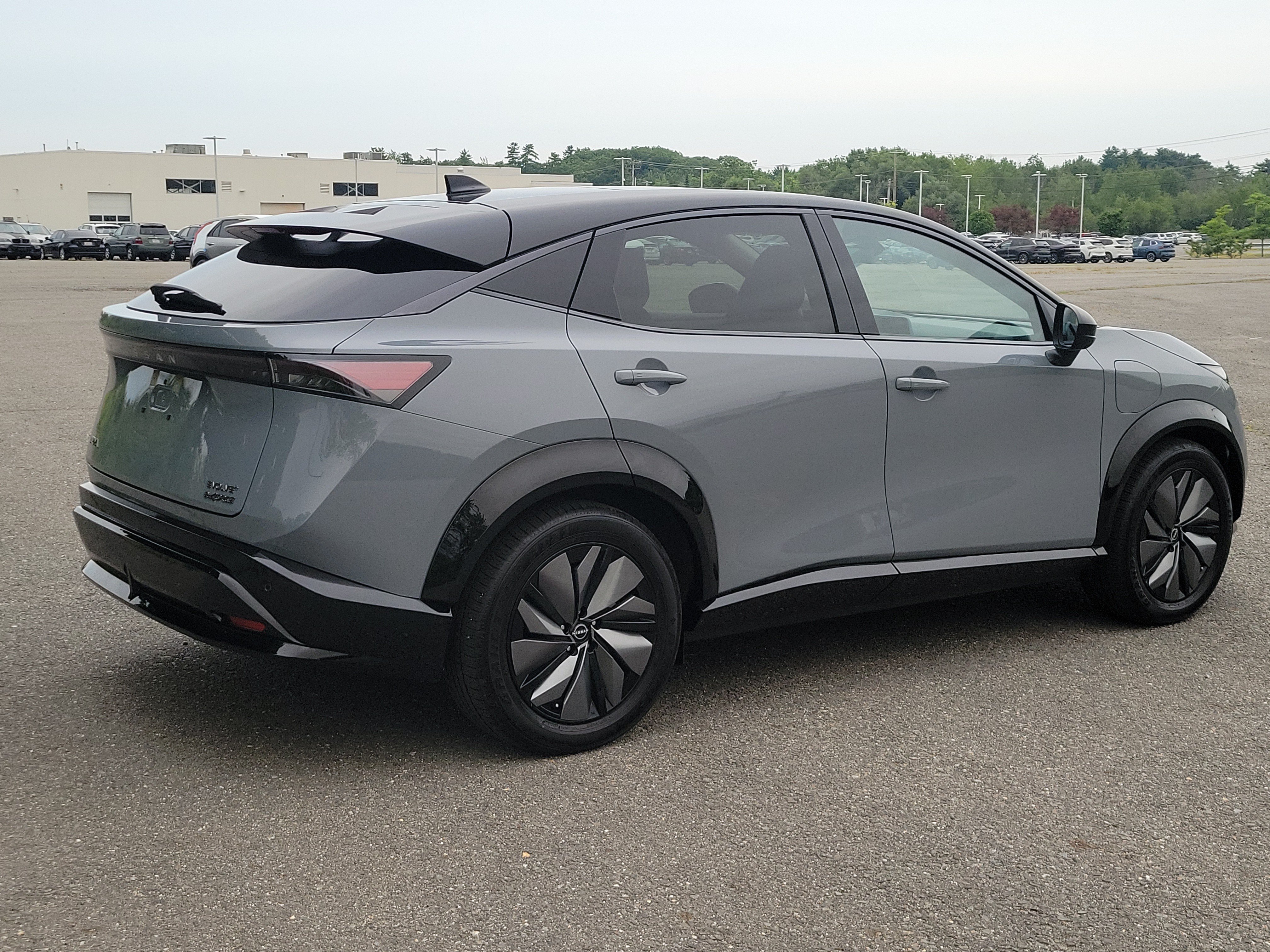 Used 2025 Nissan Ariya AWD image 5