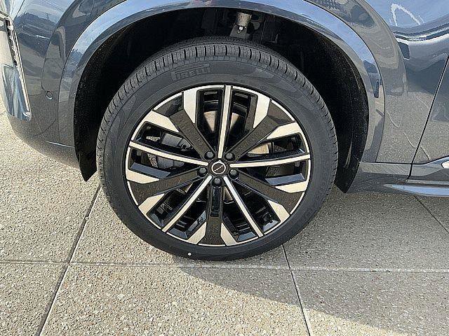 New 2026 Volvo XC90 B6 Plus w/ Protection Package AWD/4WD image 12
