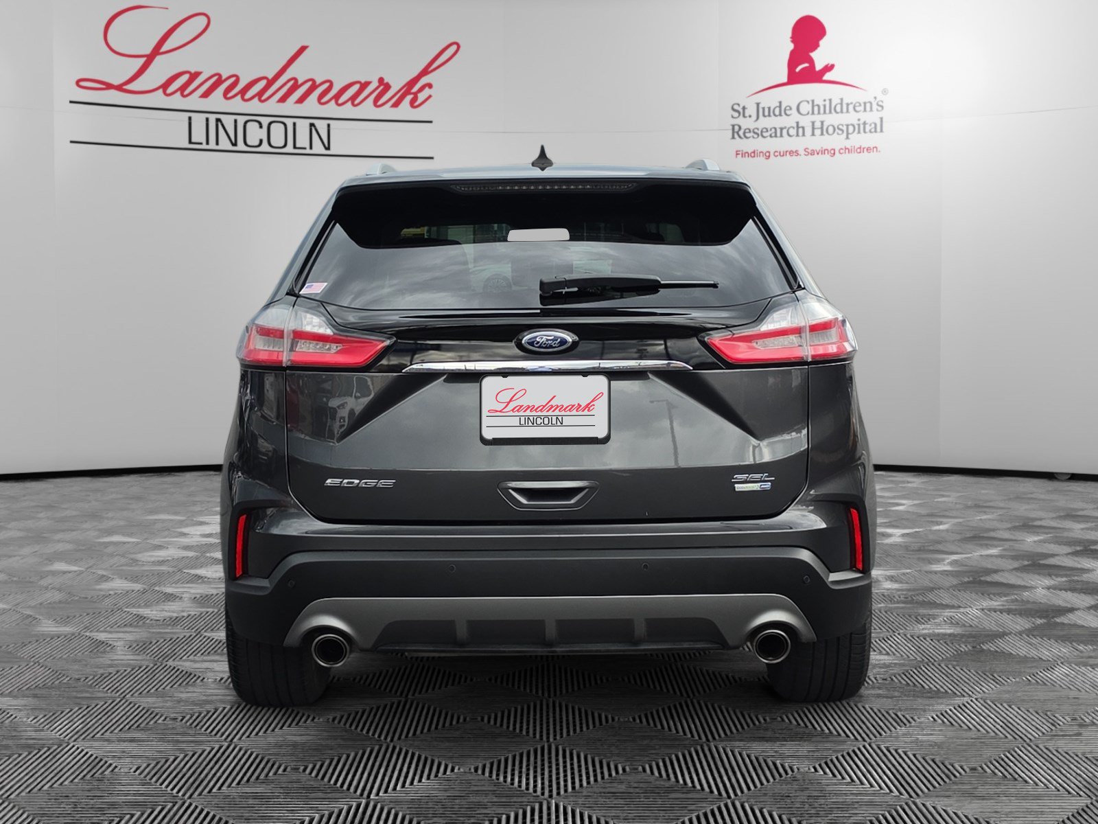 Used 2020 Ford Edge SEL w/ Convenience Package AWD/4WD image 4