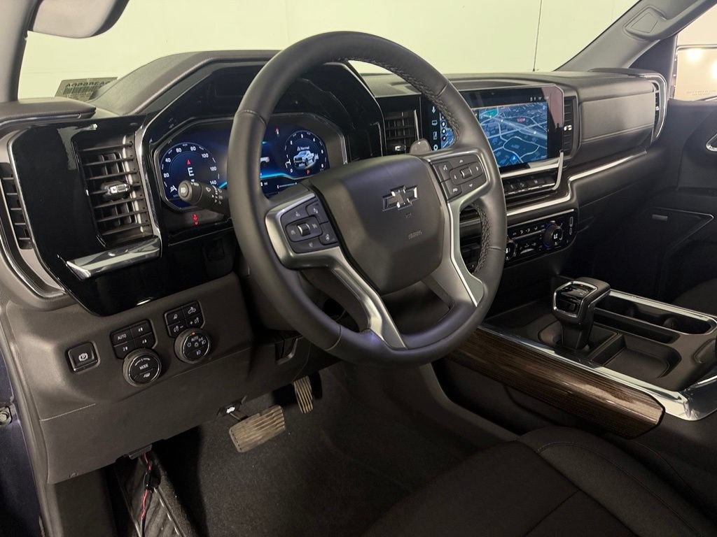 Used 2024 Chevrolet Silverado 1500 LT Trail Boss w/ Convenience Package II AWD/4WD image 23