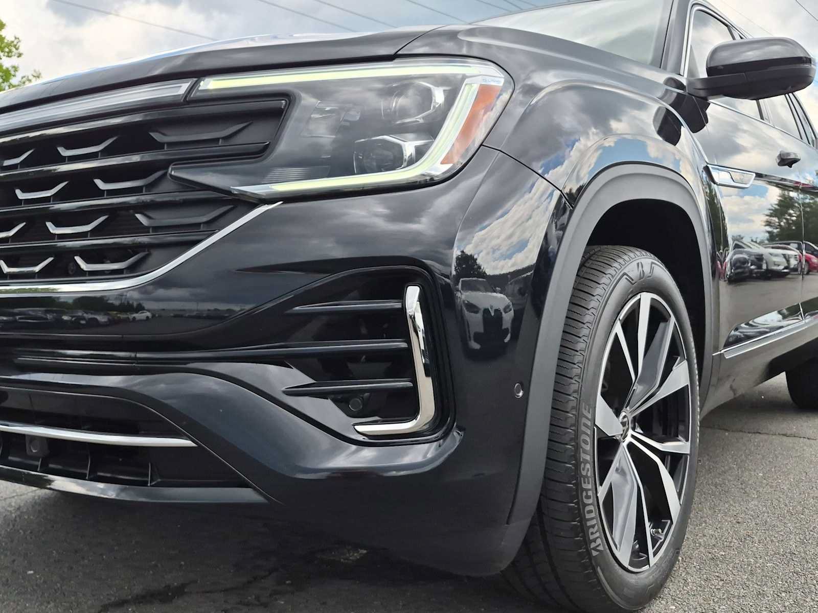 Used 2024 Volkswagen Atlas SEL Premium R-Line AWD/4WD image 11
