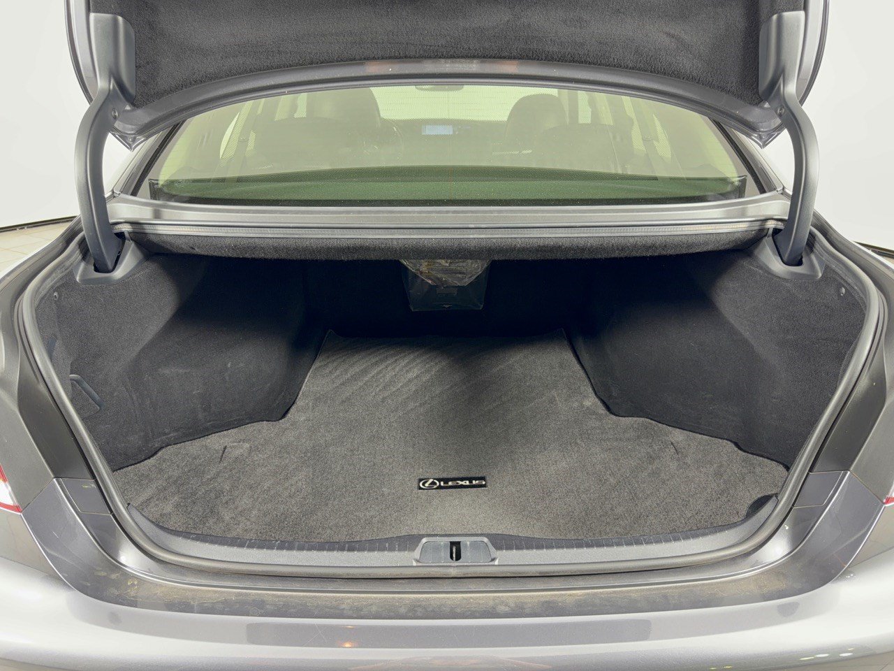 Used 2013 Lexus LS 460 w/ Comfort Pkg RWD image 28