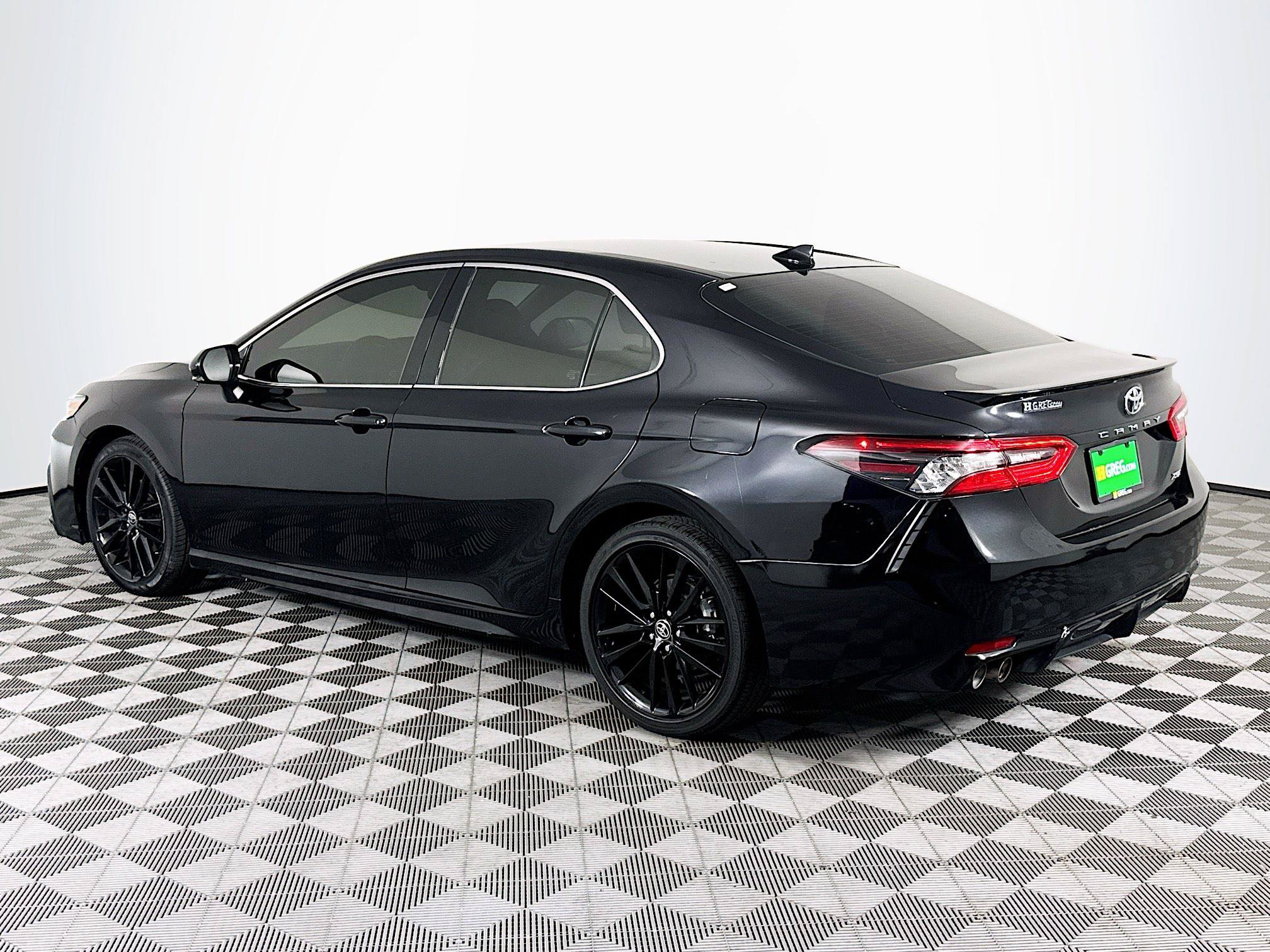Used 2023 Toyota Camry XSE FWD image 6