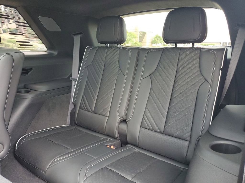 New 2026 Cadillac Vistiq Platinum image 24