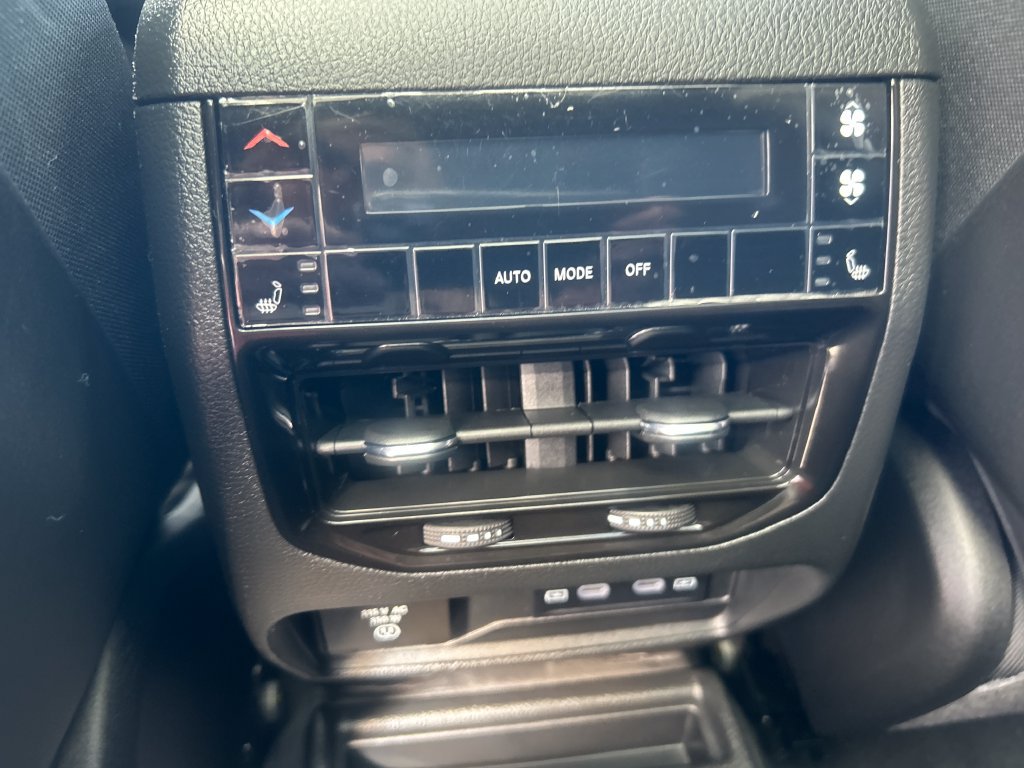 Used 2026 Jeep Grand Cherokee L Limited AWD/4WD image 33