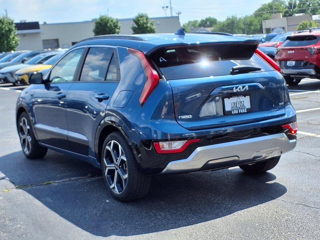 Used 2025 Kia Niro EX Touring FWD image 7