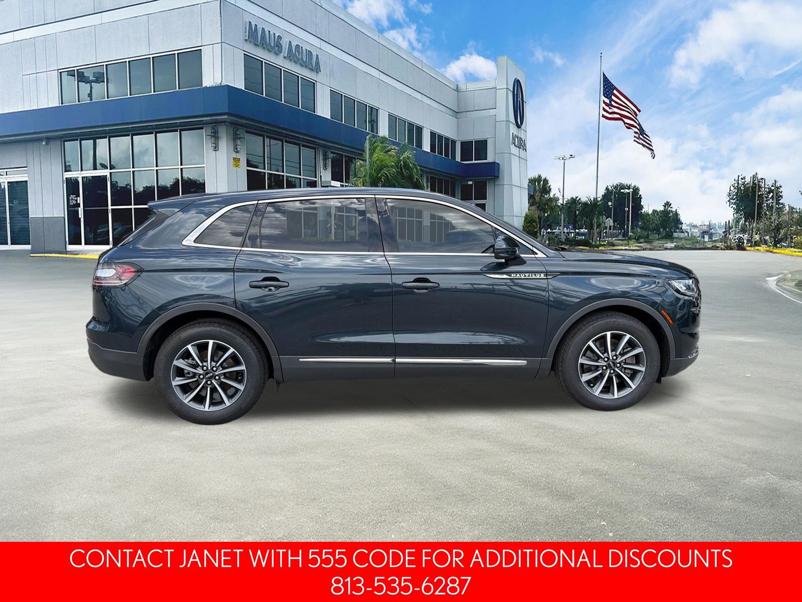 Used 2022 Lincoln Nautilus FWD image 3