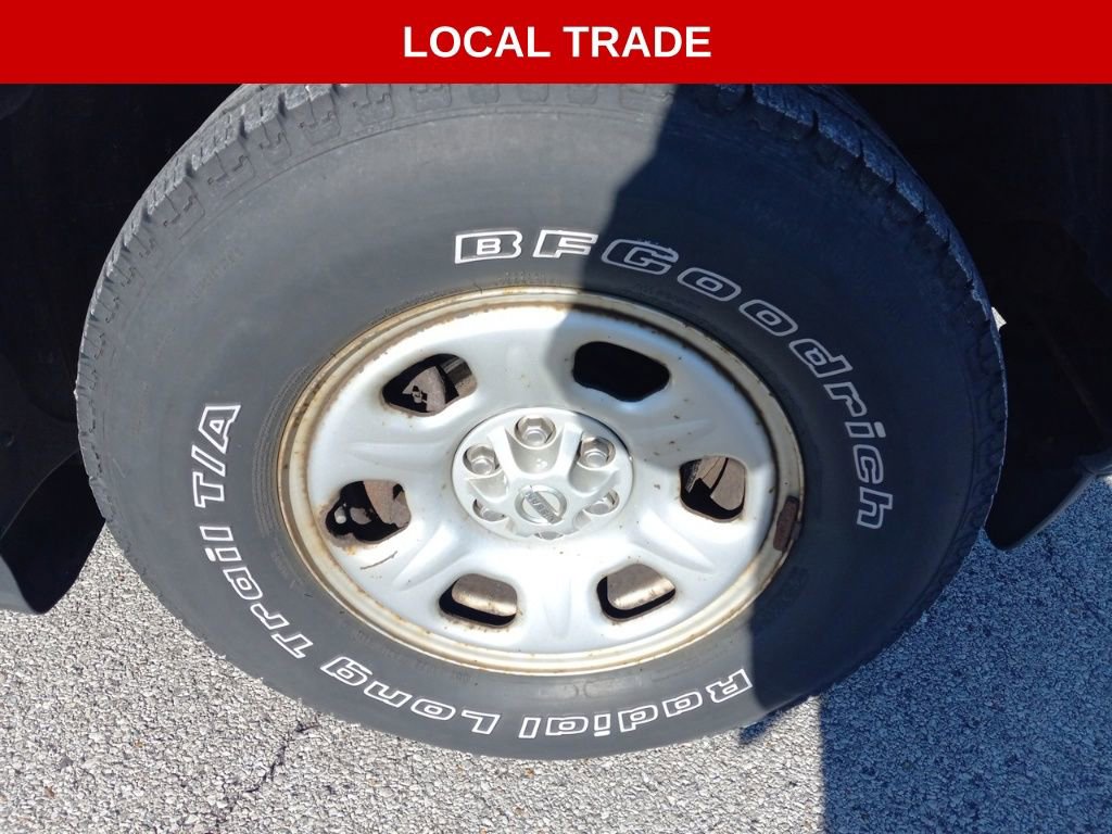 Used 2008 Nissan Frontier SE w/ Tow Hitch Pkg image 2