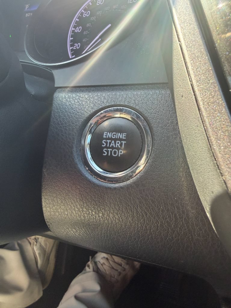Used 2023 Toyota Camry SE w/ Convenience Package FWD image 11