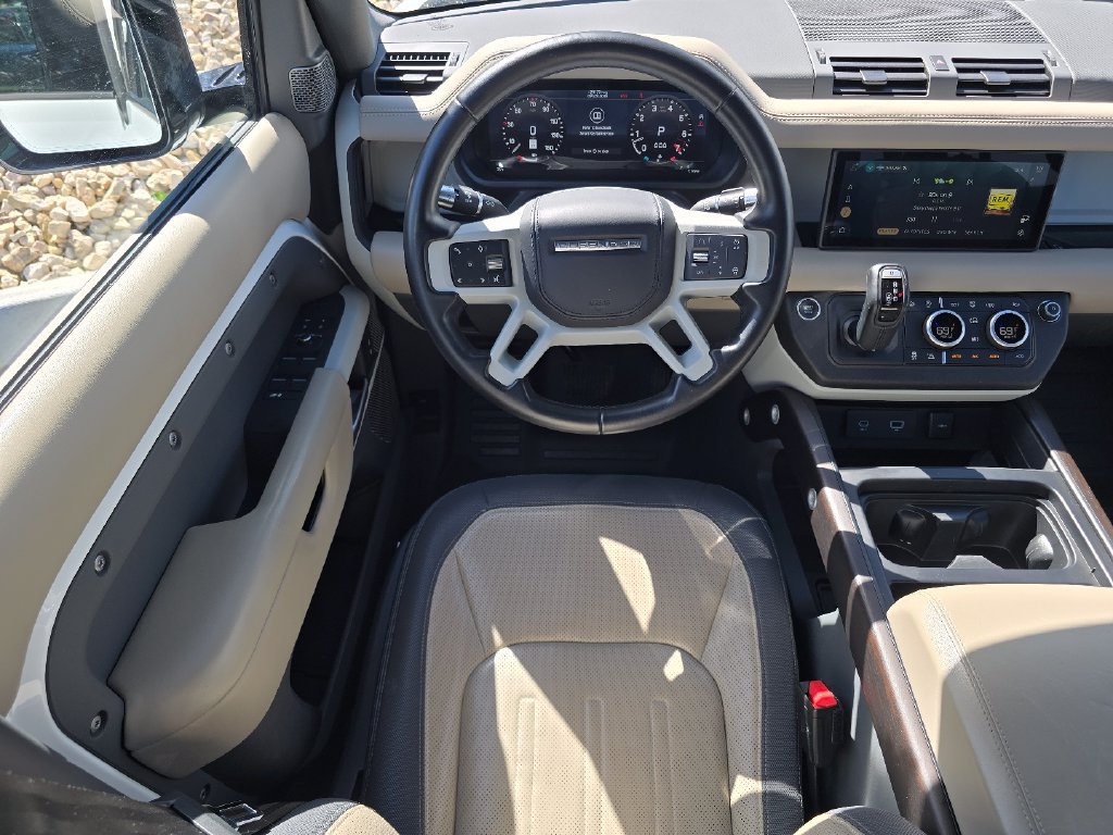 Used 2022 Land Rover Defender 110 X-Dynamic HSE AWD/4WD image 16