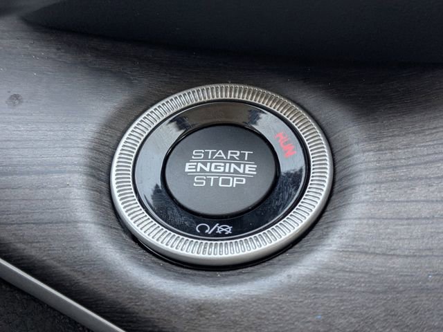 Used 2022 Jeep Grand Cherokee Limited 4xe image 30