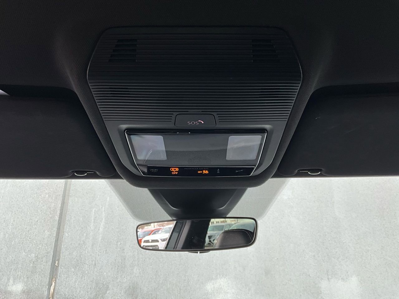 Used 2025 Volkswagen Atlas Cross Sport SE image 16