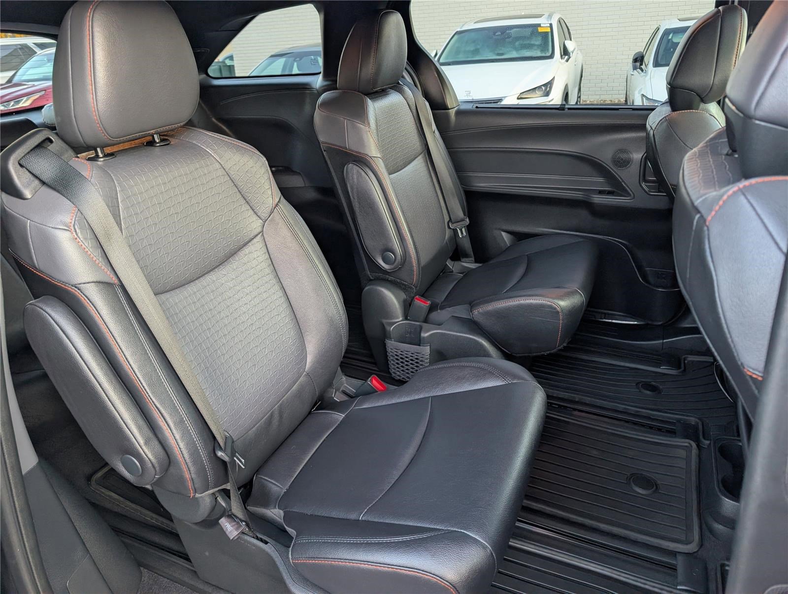 Used 2024 Toyota Sienna XSE w/ XSE Plus Package image 12