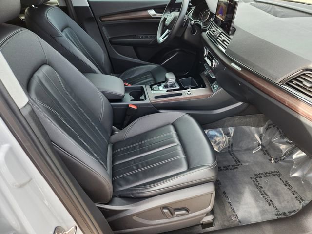 Used 2023 Audi Q5 2.0T Premium w/ Convenience Package image 12