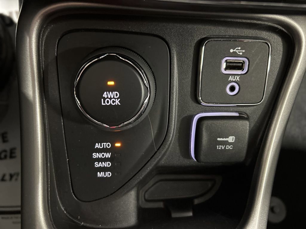 Used 2018 Jeep Compass Latitude w/ Cold Weather Group image 21