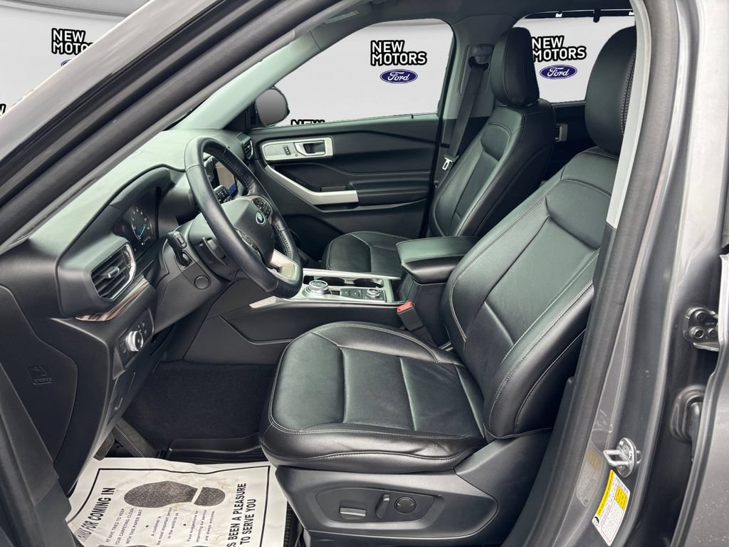 Used 2021 Ford Explorer Limited w/ Equipment Group 301A AWD/4WD image 10