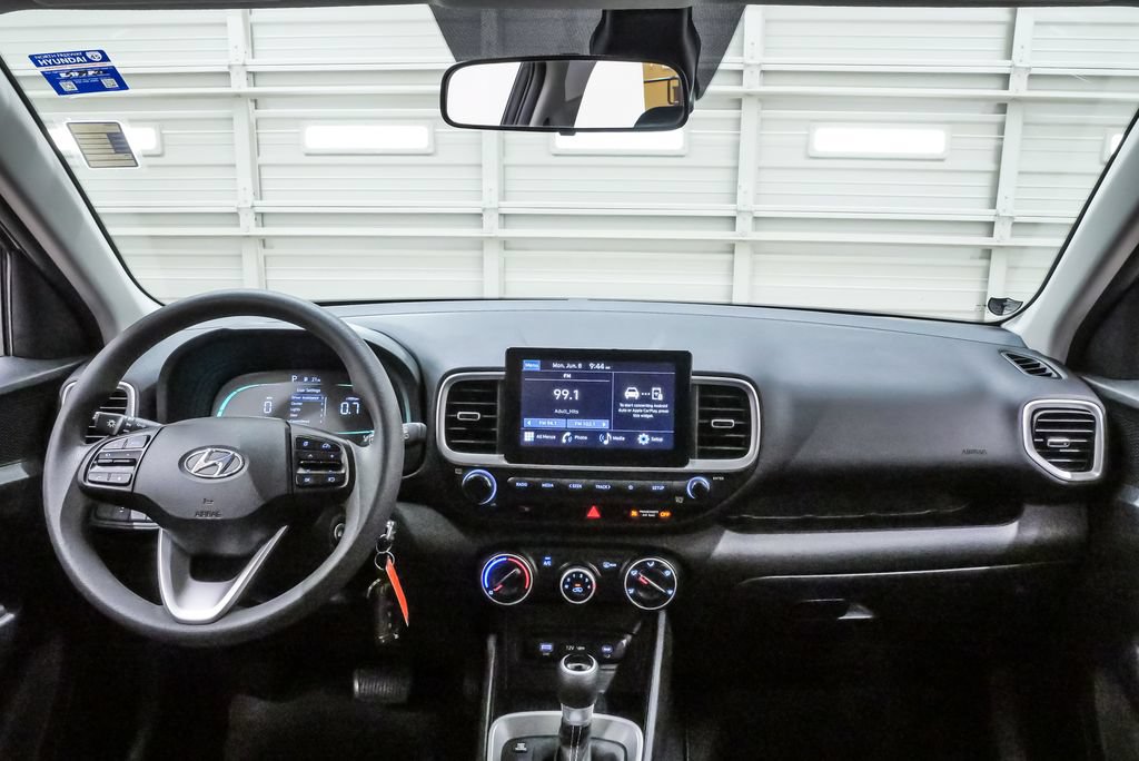 Certified 2024 Hyundai Venue SE FWD image 15
