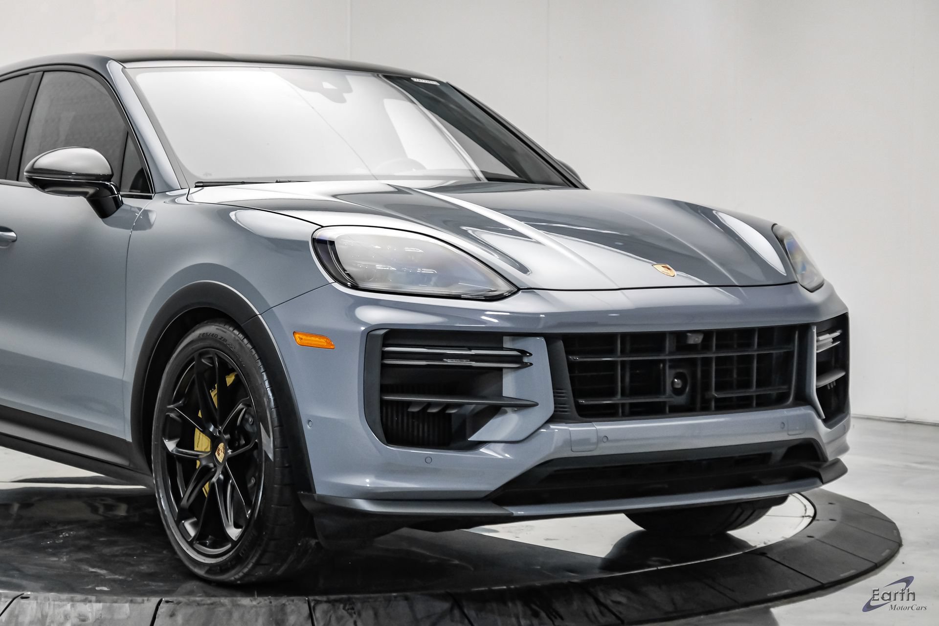 Used 2024 Porsche Cayenne Turbo GT AWD/4WD image 27