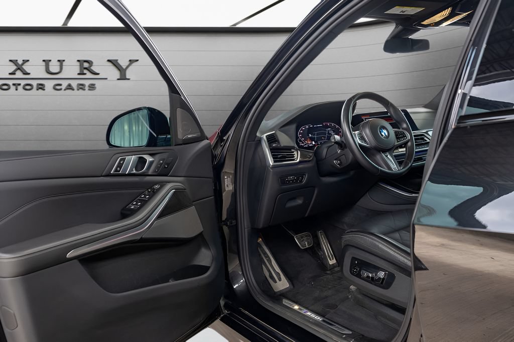 Used 2023 BMW X5 M50i w/ Climate Comfort Package AWD/4WD image 32