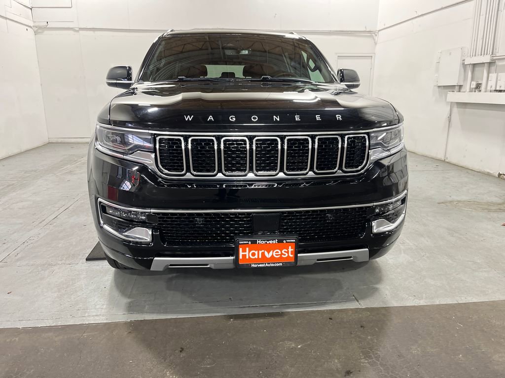 Used 2024 Jeep Wagoneer L Series II w/ Flexible Seating Group image 2