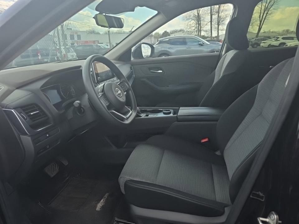 Certified 2023 Nissan Rogue SV image 9