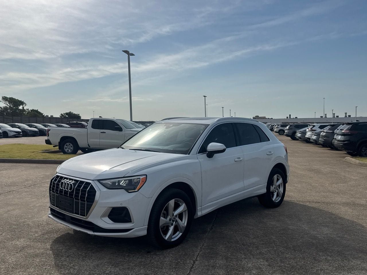 Used 2020 Audi Q3 2.0T Premium w/ Convenience Package AWD/4WD image 7