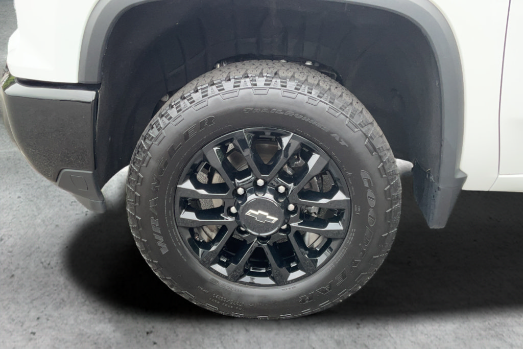 Used 2025 Chevrolet Silverado 2500 Custom w/ Custom Value Package AWD/4WD image 24