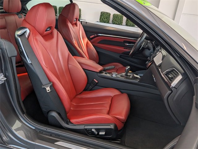 Used 2018 BMW M4 Convertible image 15