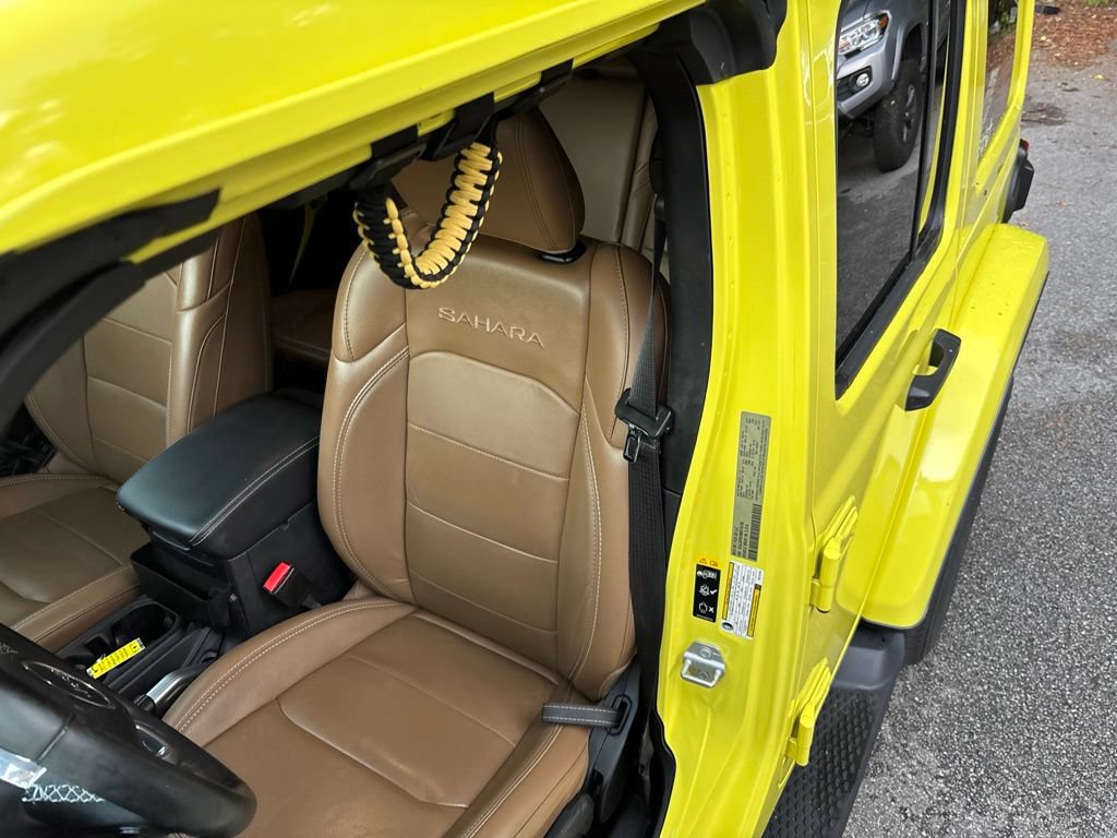 Used 2022 Jeep Wrangler Unlimited Sahara w/ Cold Weather Group AWD/4WD image 6