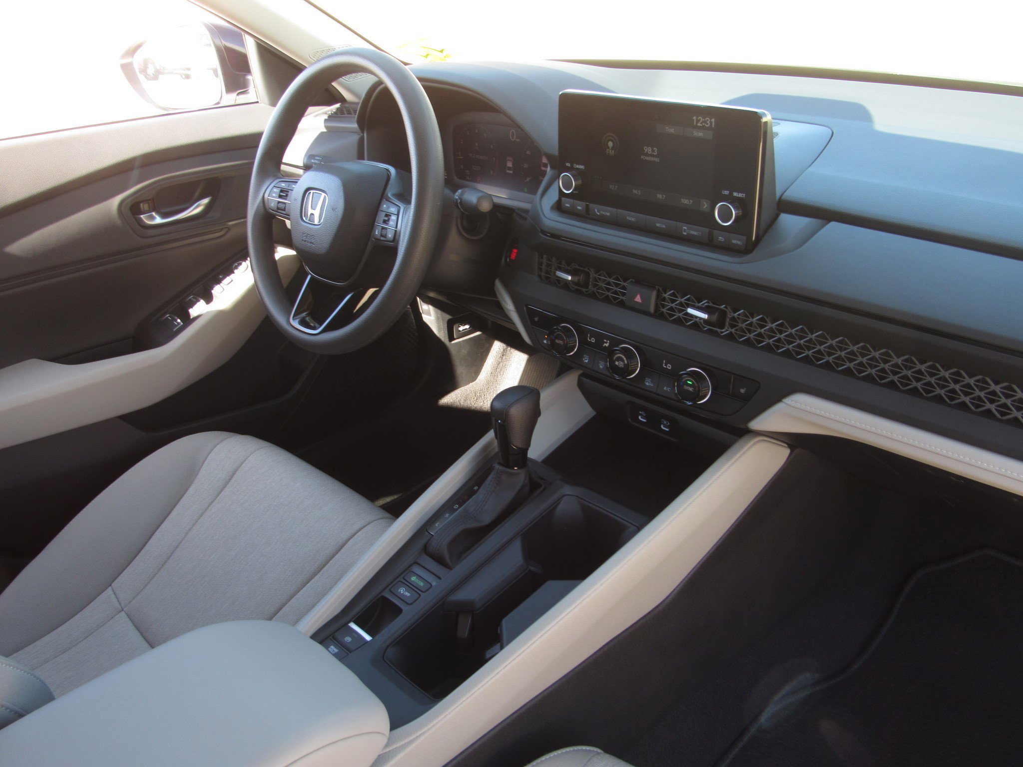 Used 2025 Honda Accord SE image 10