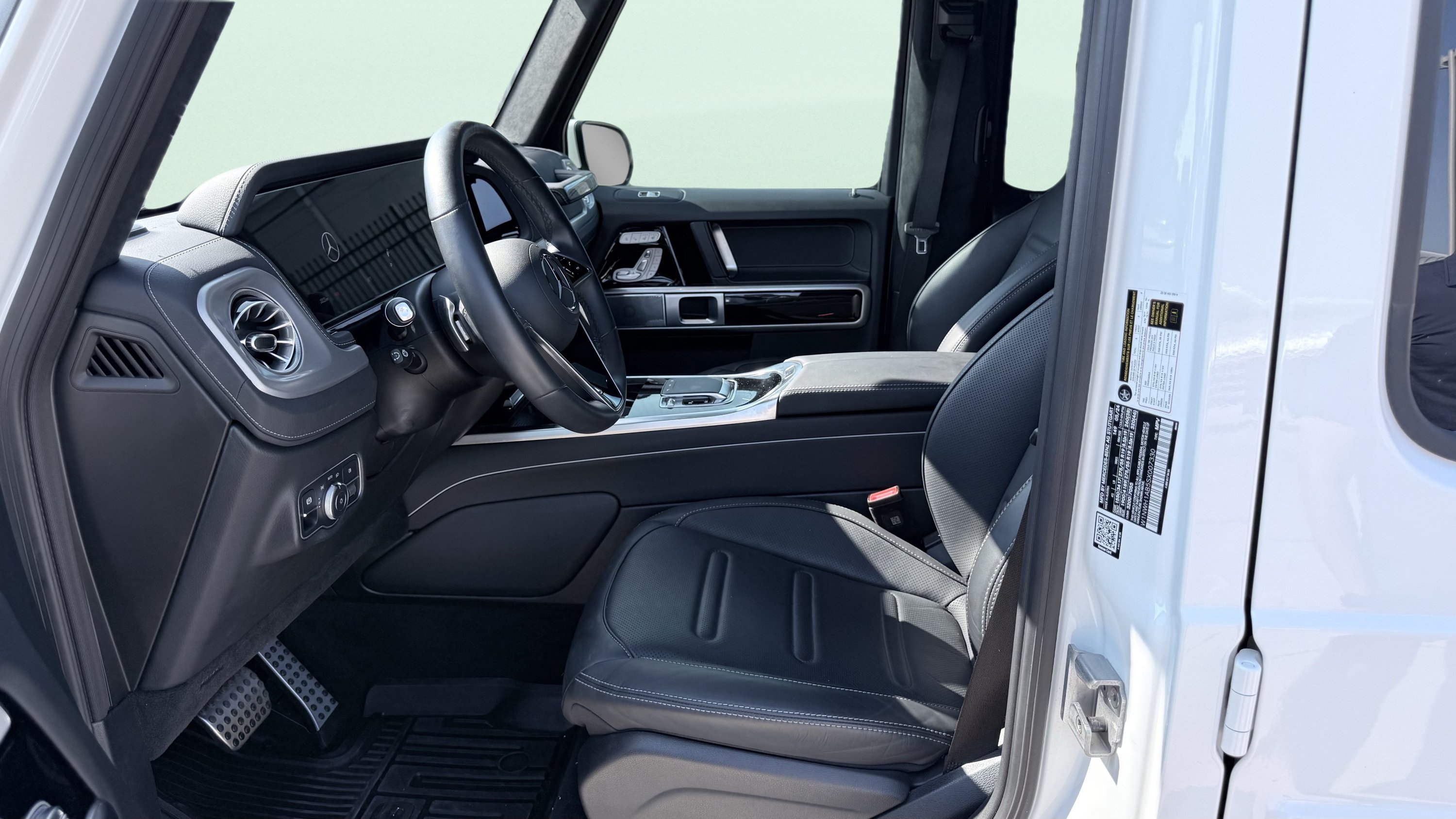 Used 2025 Mercedes-Benz G 550 image 25