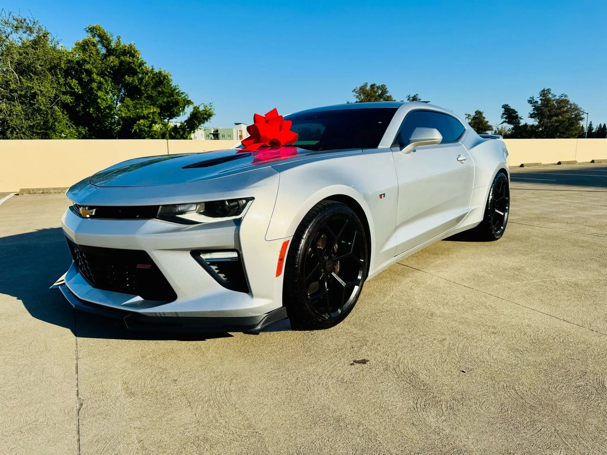 Used 2017 Chevrolet Camaro SS image 2