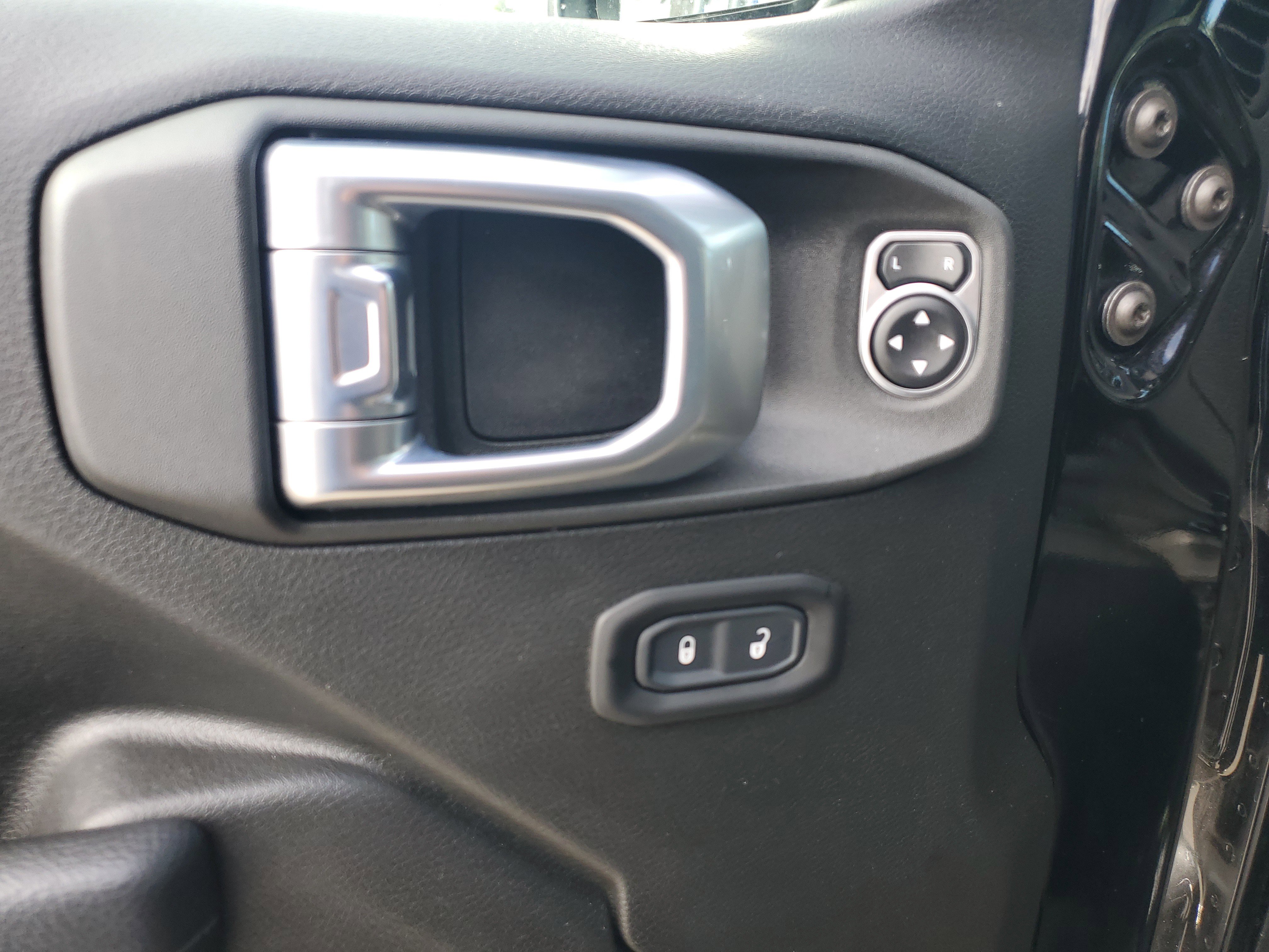 Used 2022 Jeep Wrangler Unlimited Sport image 29