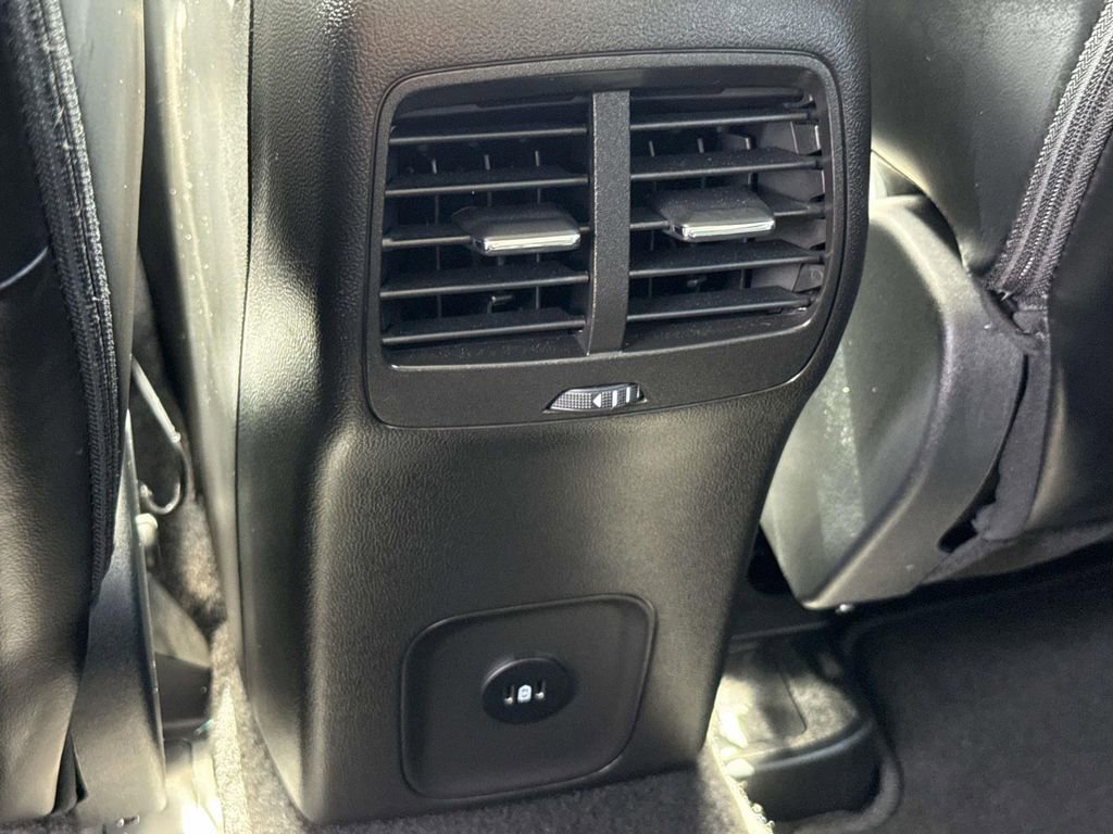 Used 2025 Ford Escape SE image 12